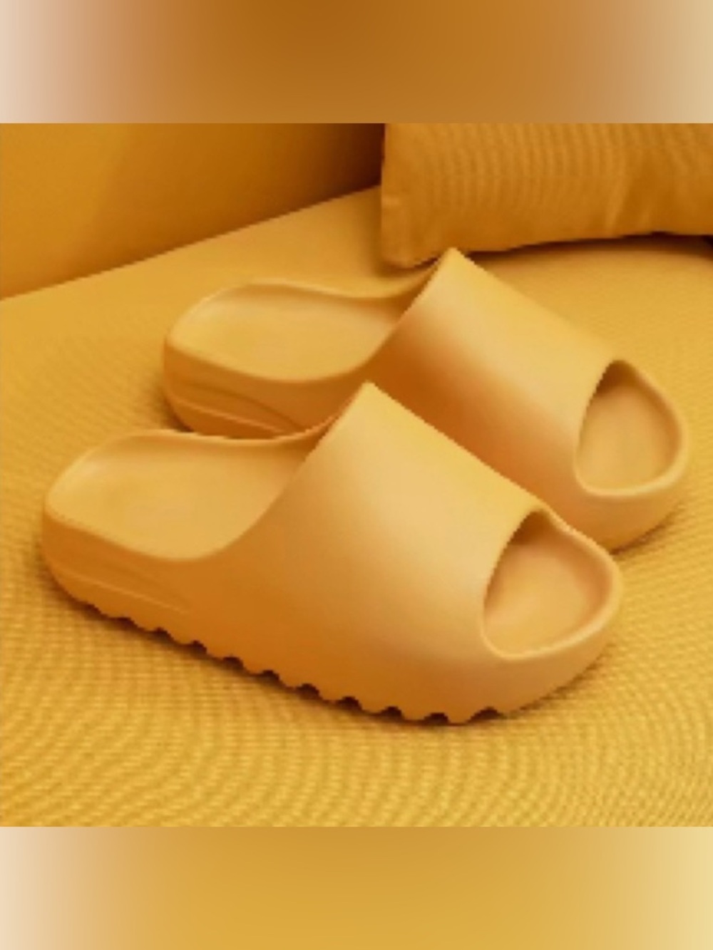 🩴2/$15🩴 ~ Orange Slides